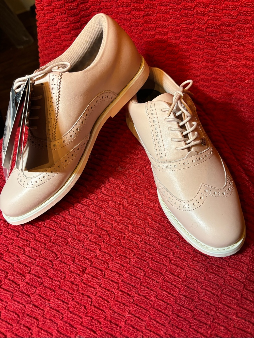 NWT- G/FORE Women's Wingtip Golf Sneakers in Blush Pink